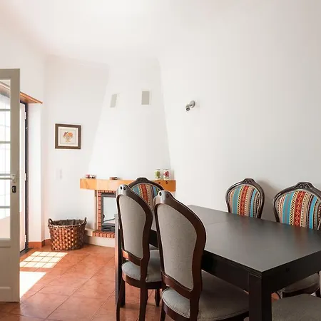 Feels Like Spacious House Holiday home *
